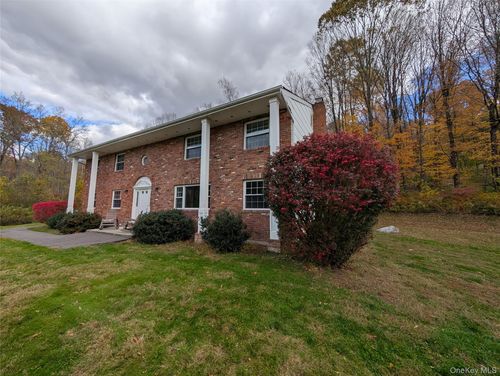 5 Equestrian Acres, Brewster, NY, 10509-4942 | Card Image