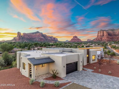 327 Suncliffe Dr, Sedona, AZ, 86351-7989 | Card Image