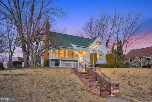 821 N Hanover St, POTTSTOWN, PA, 19464-4521 | Card Image