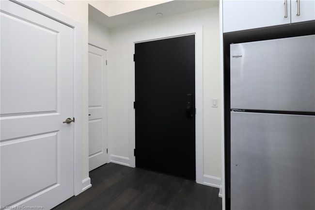 202 - 3200 William Coltson Ave, House attached with 1 bedrooms, 1 bathrooms and 1 parking in Oakville ON | Image 4