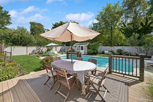 7 Linda Ln, Hampton Bays, NY, 11946-2201 | Card Image