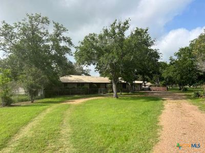 890 N State Highway 95, House other with 3 bedrooms, 2 bathrooms and null parking in Yoakum TX | Image 1