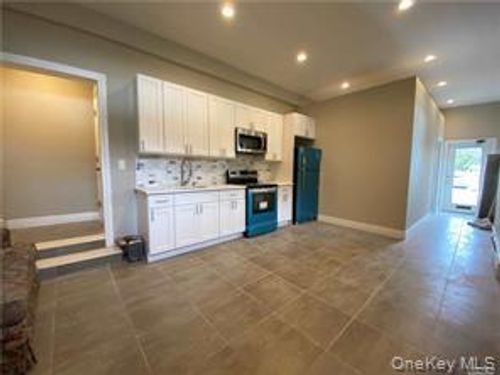 b-201 Higbie Ln, West Islip, NY, 11795-2809 | Card Image