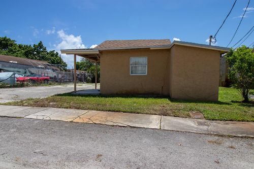 242 Sw 7th Ct, Deerfield Beach, FL, 33441-5208 | Card Image