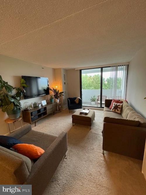 apt-709-5911 Edsall Rd, ALEXANDRIA, VA, 22304-4116 | Card Image