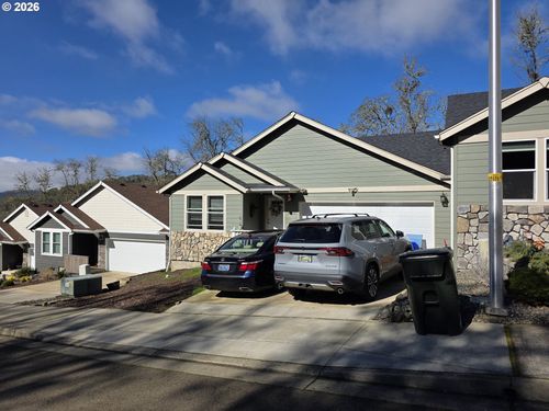 1660 Ne Alameda Ave, Roseburg, OR, 97470-5618 | Card Image