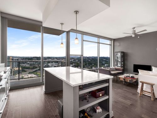 apt-2009-1212 Laurel St, Nashville, TN, 37203-4297 | Card Image