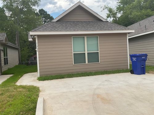 11724 White Cedar St, Willis, TX, 77318-7666 | Card Image