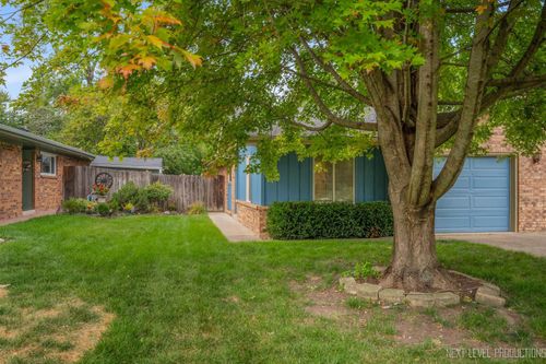 305 S Jackson St, Batavia, IL, 60510-2545 | Card Image