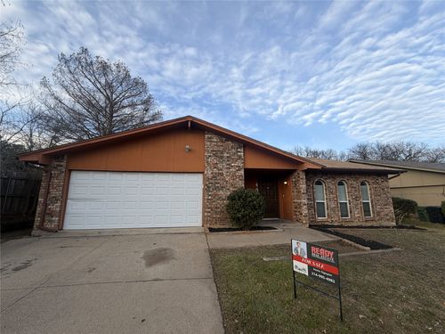 4019 Rushmoor Dr, Arlington, TX, 76016-1442 | Card Image