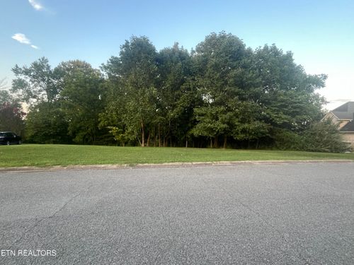 47 Riverside Dr, Oak Ridge, TN, 37830-9028 | Card Image