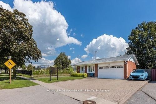 1085 Mary St N, Oshawa, ON, L1G5G9 | Card Image