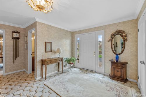 1818 Argosy Ct, Bloomfield Township, MI, 48302-2500 | Card Image