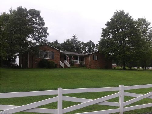 1753 Smith Farm Rd, Lexington, NC, 27292-9682 | Card Image
