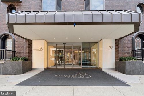 6j-2018 Walnut St, PHILADELPHIA, PA, 19103-5608 | Card Image