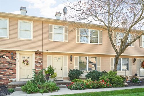 69 Quaker Ridge Dr, Akron, OH, 44313-3538 | Card Image