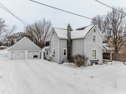 216 Cedar St, Albany, IN, 47320-1721 | Card Image