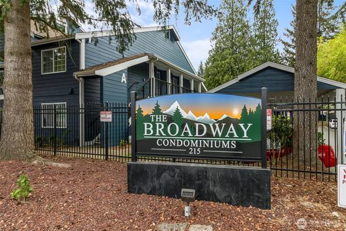 d207-215 100th St Sw, Everett, WA, 98204-2720 | Card Image