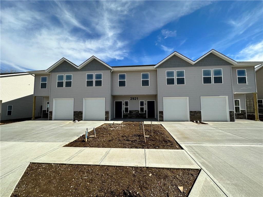Adrian Ave, Kansas City, MO 64154
