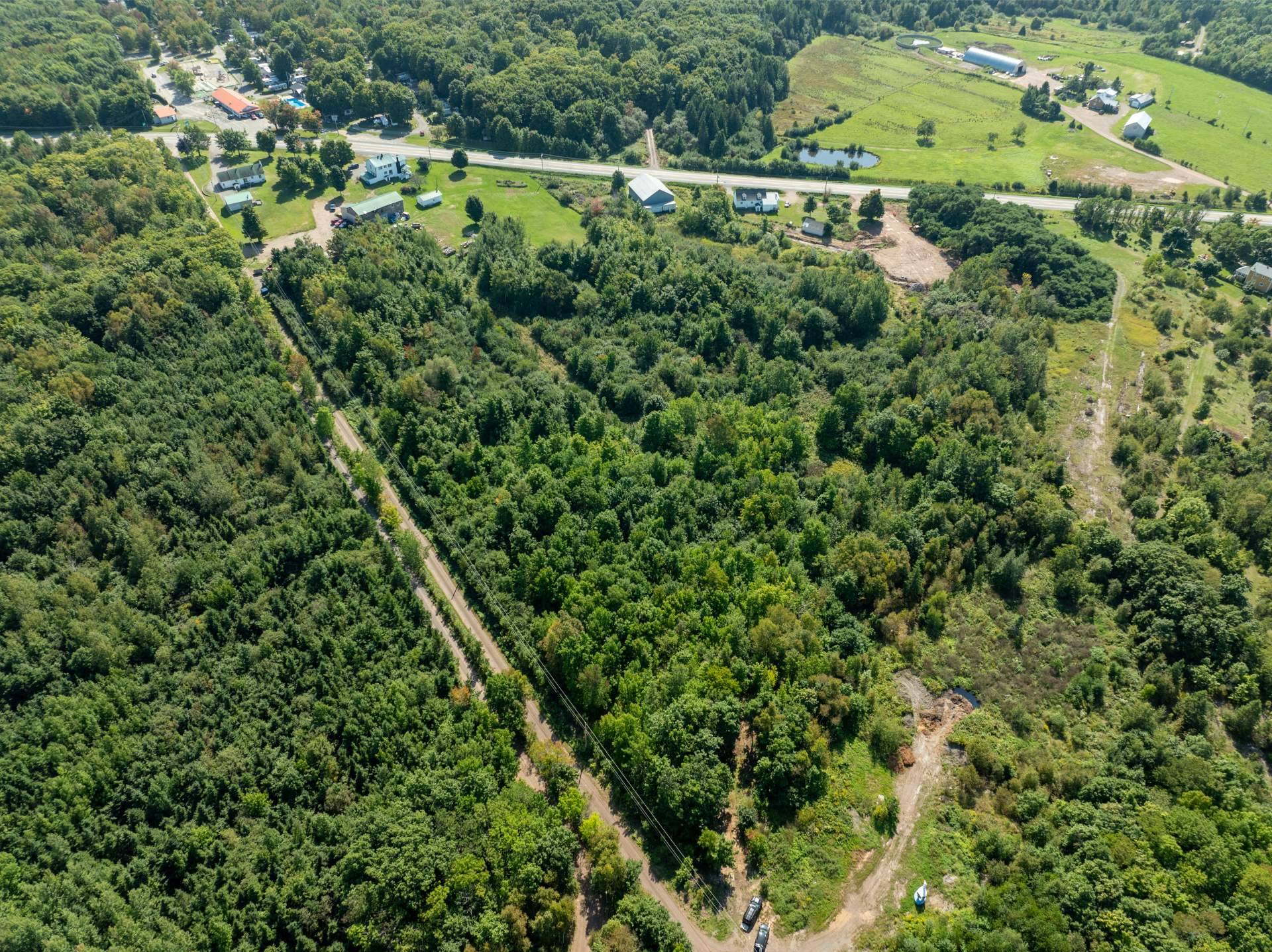 Land in Montmagny 4