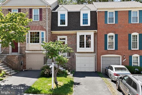 4231 Sleepy Lake Dr, FAIRFAX, VA, 22033-2842 | Card Image