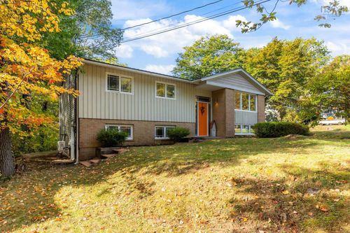 79 Ridge Ave, Waverley, NS, B2R1G5 | Card Image