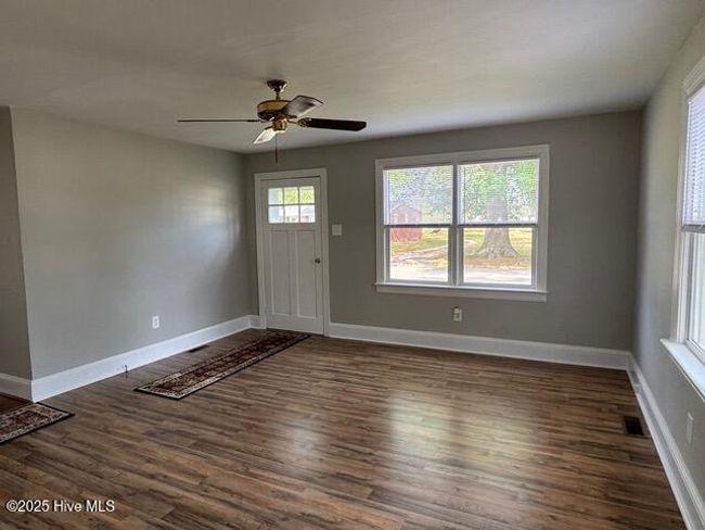 201 Garris St, House other with 3 bedrooms, 1 bathrooms and null parking in Conway NC | Image 5