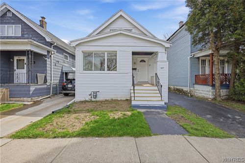 207 Hagen Street, Buffalo, NY, 14215 | Card Image