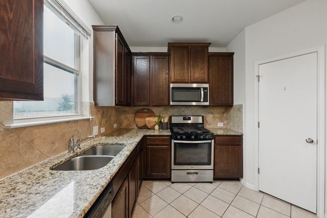 300 Wapiti Rd, House other with 3 bedrooms, 3 bathrooms and 4 parking in Buda TX | Image 12