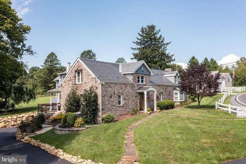 5496 Applebutter Hill Rd, COOPERSBURG, PA, 18036-9535 | Card Image