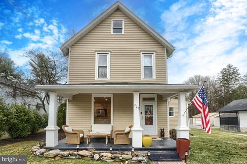 227 N 17th St, CAMP HILL, PA, 17011-3911 | Card Image