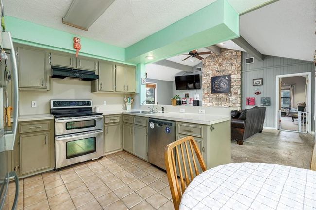 12 Creekwood Dr, House other with 3 bedrooms, 2 bathrooms and 3 parking in Schulenburg TX | Image 16