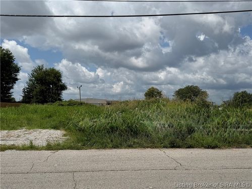 1123 Watt Street, Jeffersonville, IN, 47130 | Card Image