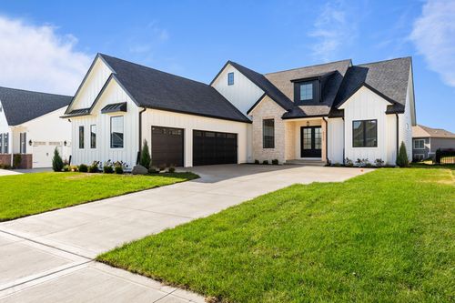 2112 Sw Cascade Falls Dr, Ankeny, IA, 50023-7270 | Card Image