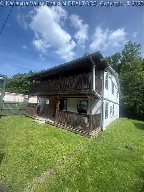 2075 Hewett Creek Rd, Jeffrey, WV, 25114-9715 | Card Image