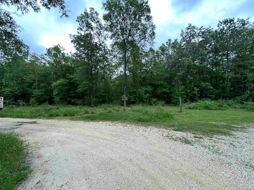 260 E Pine Lake Dr, Sour Lake, TX, 77659 | Card Image