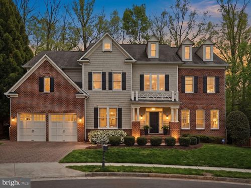 9153 Riesley Ln, Vienna, VA, 22182-1769 | Card Image