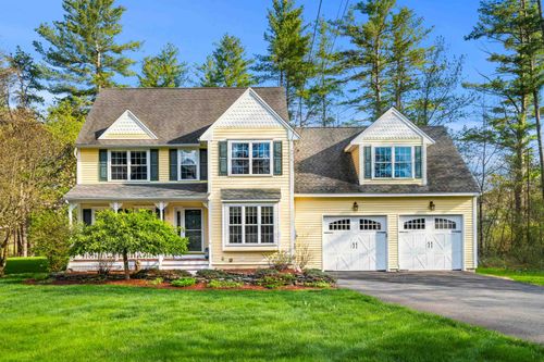 5 Spicebush Cir, Litchfield, NH, 03052-8042 | Card Image