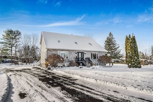 9 Landriault St, Prescott Russell, ON, K0B1K0 | Card Image