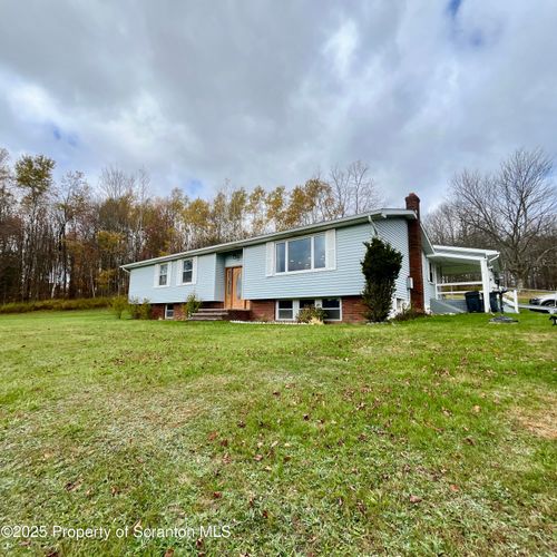 133 Shust Rd, Greenfild Twp, PA, 18407-3915 | Card Image