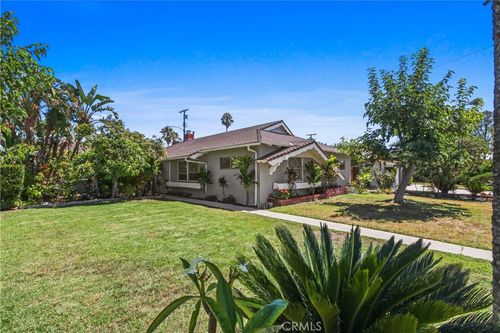 10130 Gerald Ave, North Hills, CA, 91343-4511 | Card Image