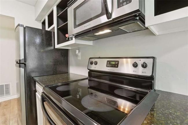 702 Glenleaf Dr, Condo with 2 bedrooms, 2 bathrooms and null parking in Peachtree Corners GA | Image 10