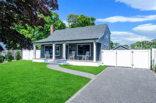 11 Lakewood Ave, Lake Ronkonkoma, NY, 11779-5605 | Card Image