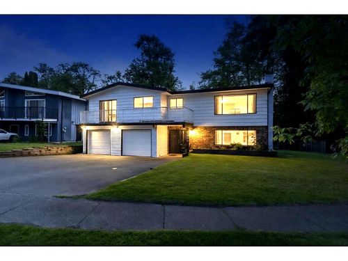8864 Ursus Cres, Surrey, BC, V3V6L4 | Card Image