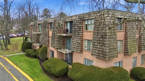 1115 Forest Green Dr, Coraopolis, PA, 15108-2769 | Card Image