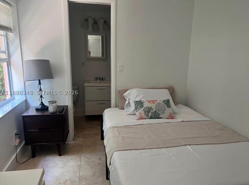 0-1949 Ne 173rd St, North Miami Beach, FL, 33162-2222 | Card Image
