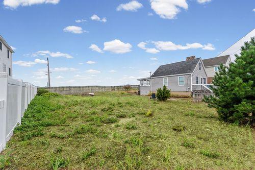 276 Portsmouth Avenue, Seabrook, NH, 03874 | Card Image