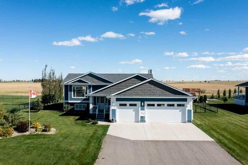 29 Pebble Creek Cove, Raymond, AB, T0K2S0 | Card Image