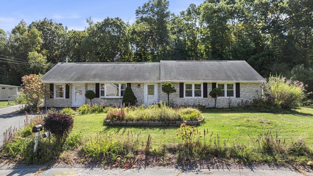 Powderhorn Dr, Taunton, MA 02780