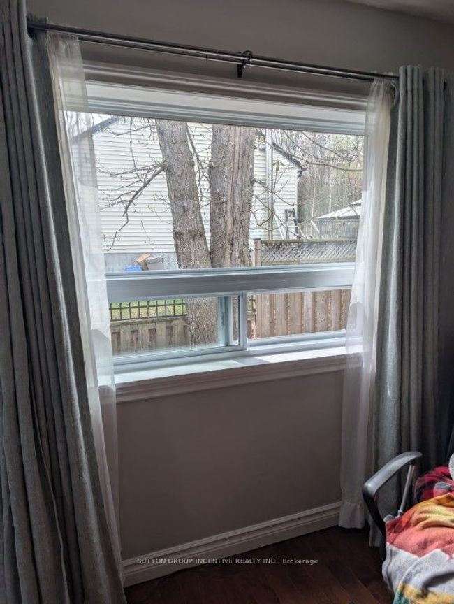 1088 Balsam Rd, House other with 2 bedrooms, 1 bathrooms and 3 parking in Belle Ewart ON | Image 5